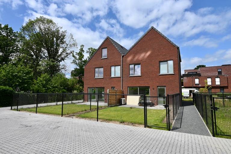 Huis te huur in Grobbendonk met 4 slaapkamers
