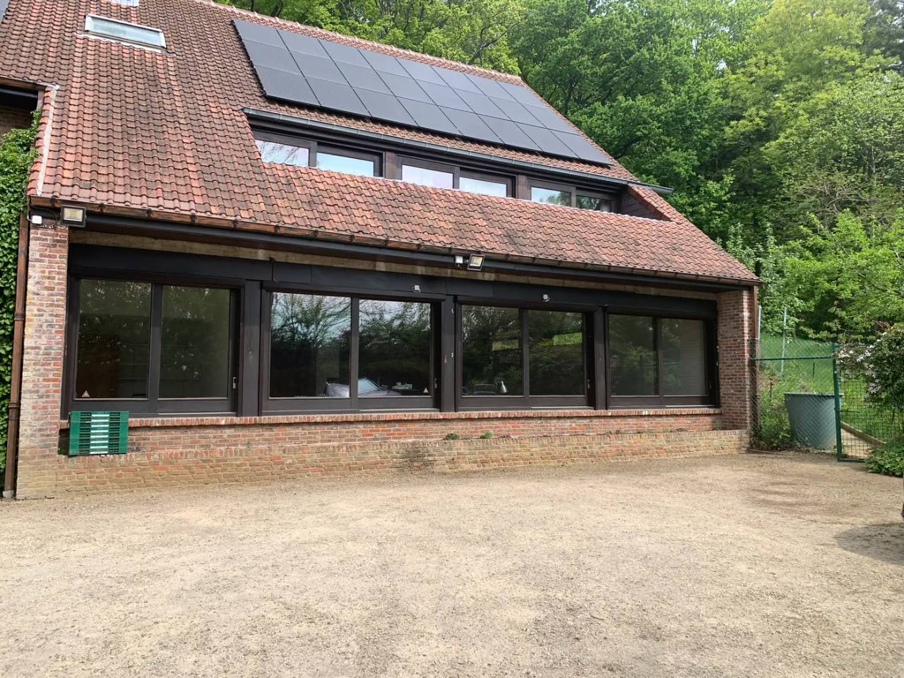 Commercieel te huur in Linden